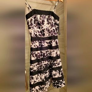 Womens black and white formal, knee-length party dress